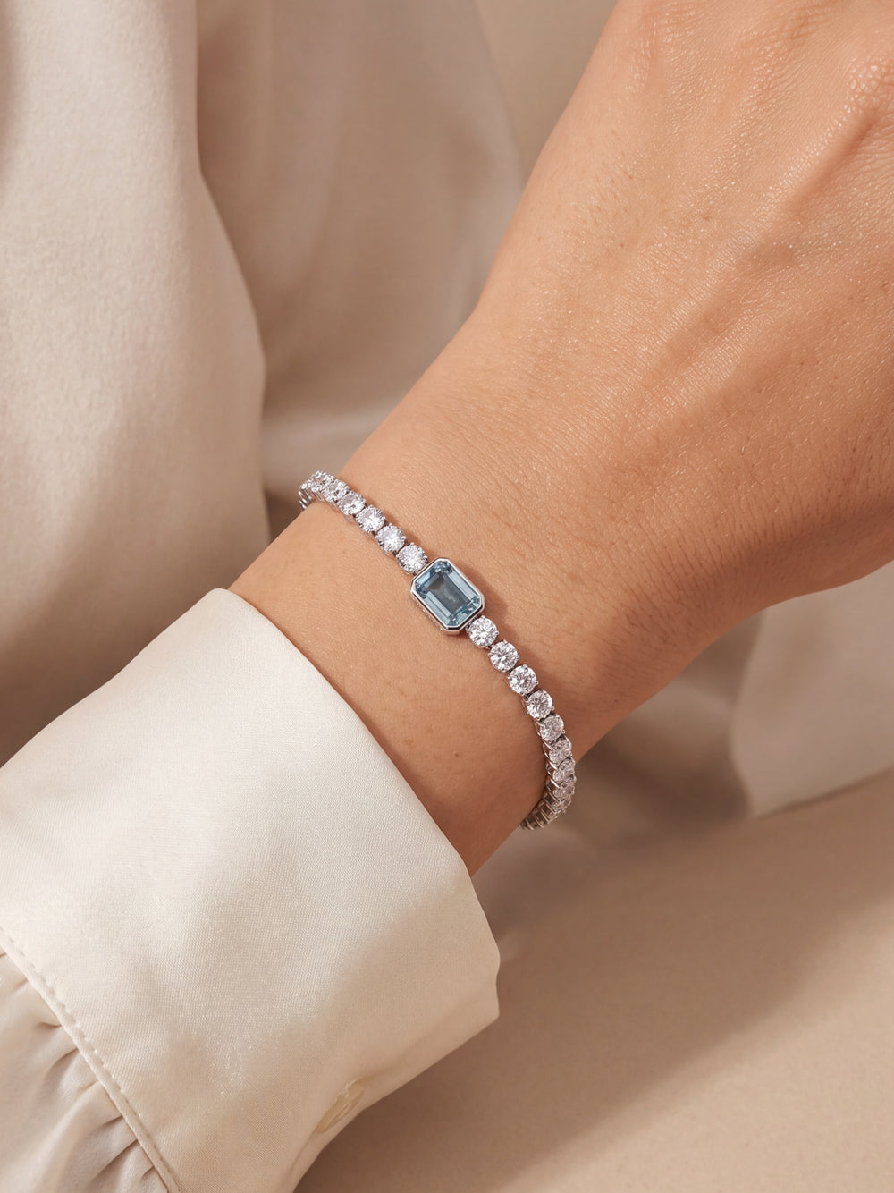 Pulsera Plateada Tennis Con Zirconia Azul