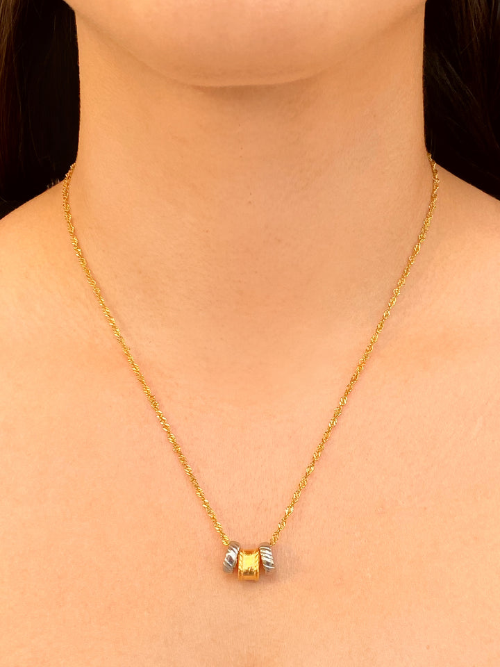 Collar Torcido Triple Dije Combinado