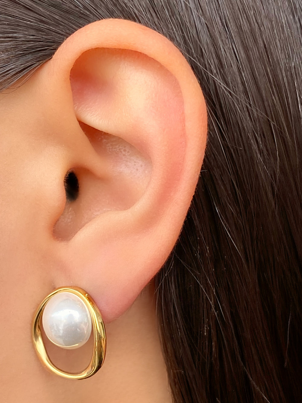 Par Arete Contorno Ovalo Con Perla