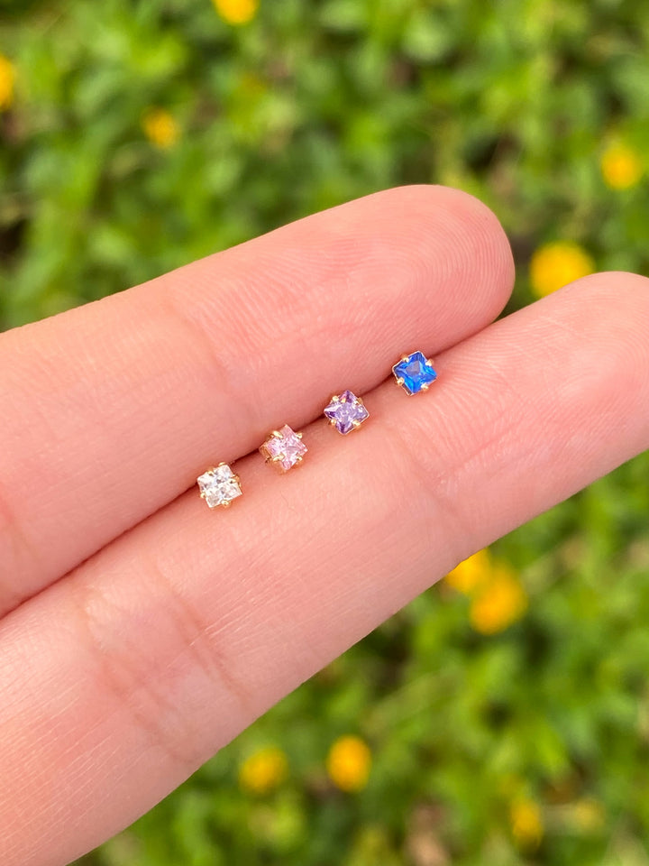 Broquel Mini Cuadrado Oro 14k