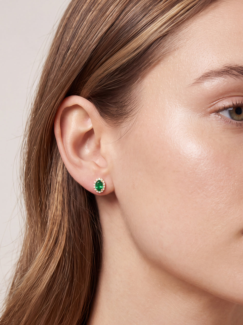Par Arete Zirconia Verde Ovalada Con Halo