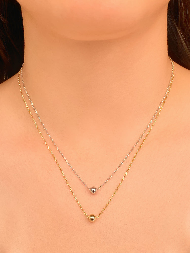 Collar Delgado Con Mini Bolita Lisa