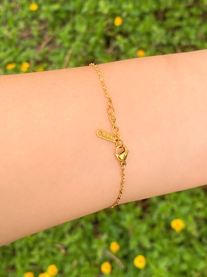 Pulsera Con Dije Mano, Corazon Azul y Perlita