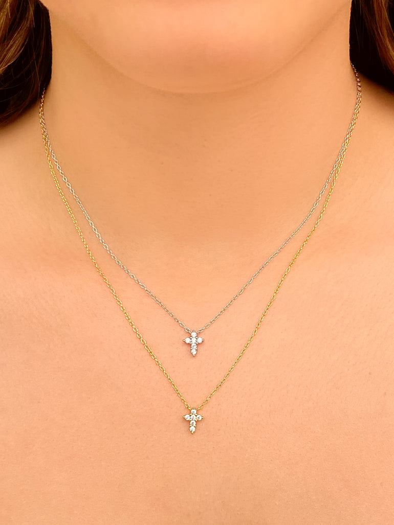 Collar Con Cruz Zirconias