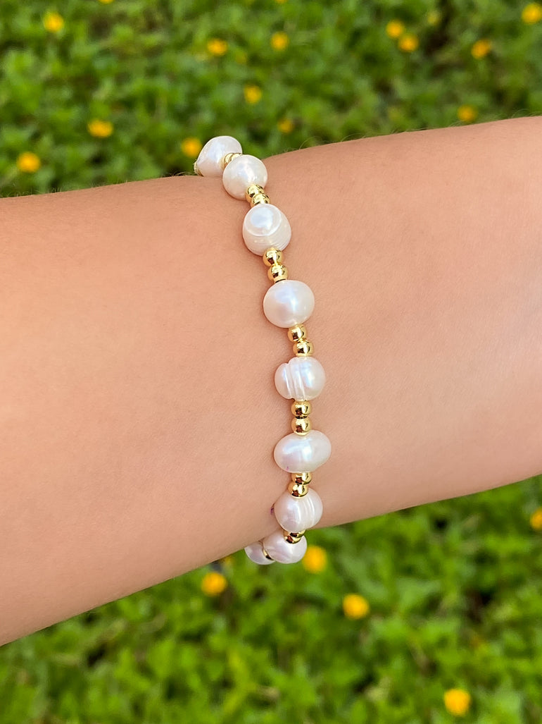 Pulsera Perlas Con Bolitas Doradas