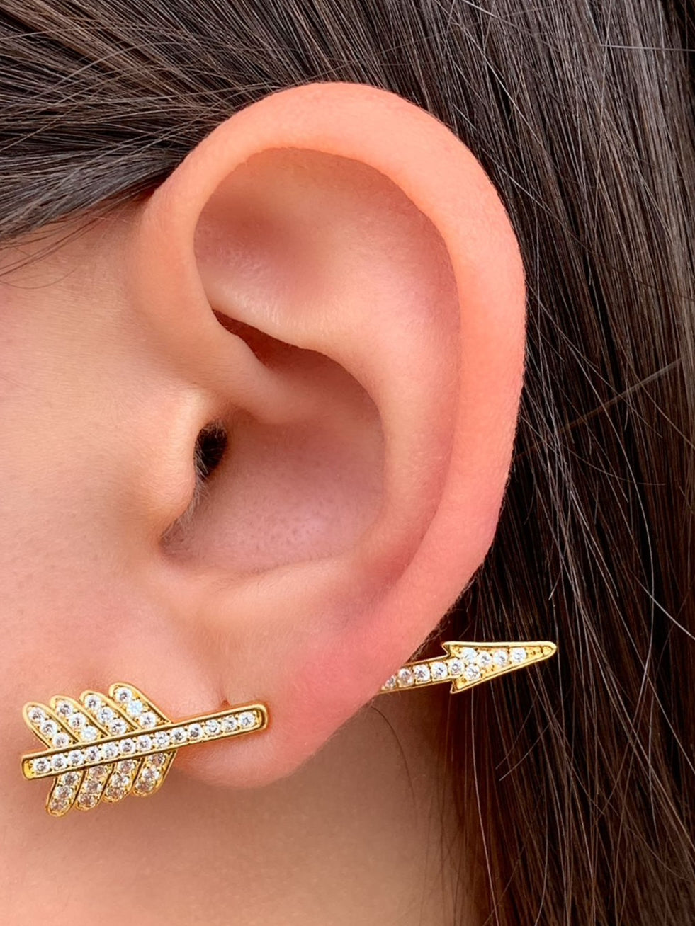 39 EAR CRAWLER FLECHA CON ZIRC.