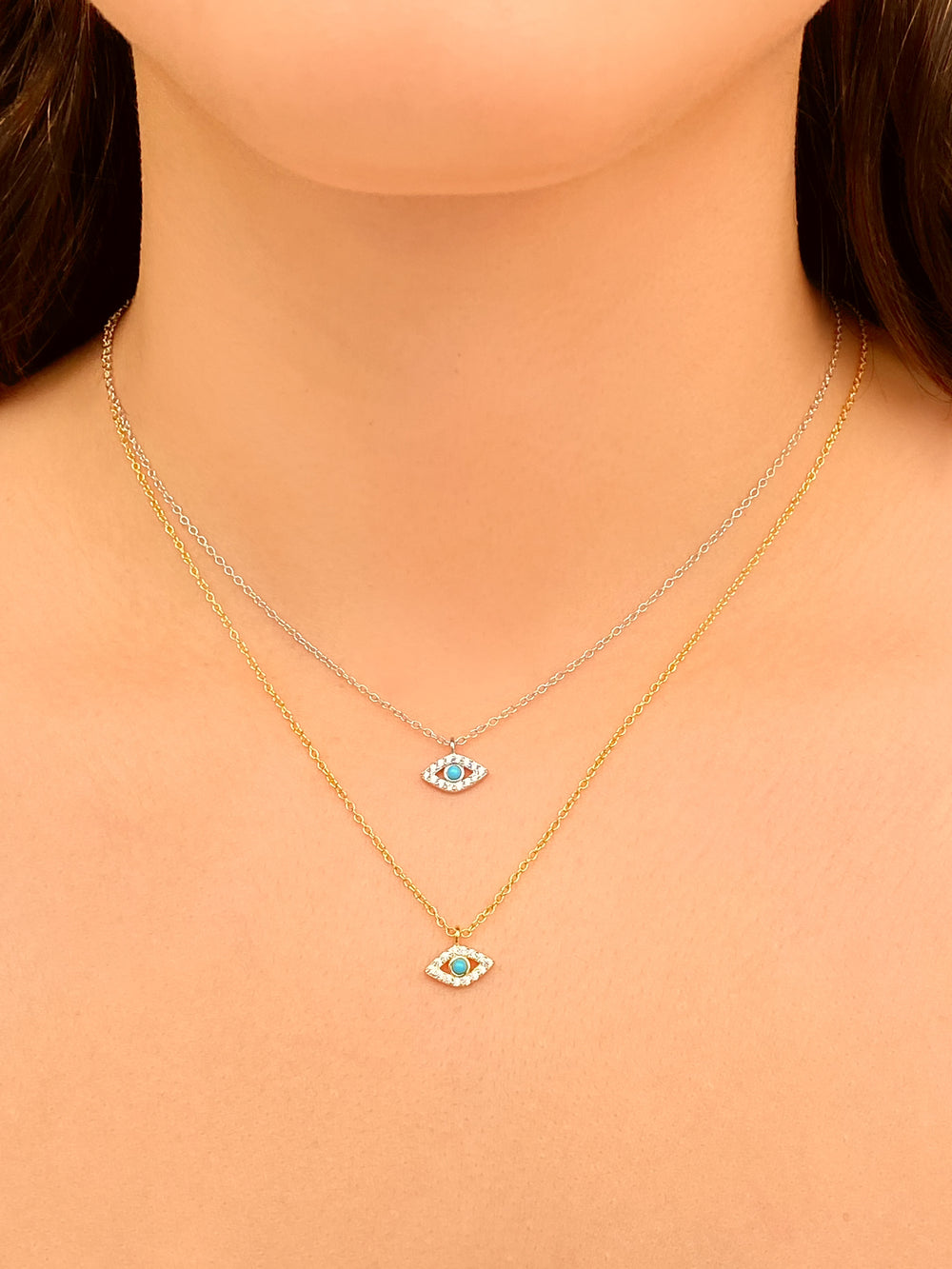 Collar Con Ojo Celeste y Zirconias