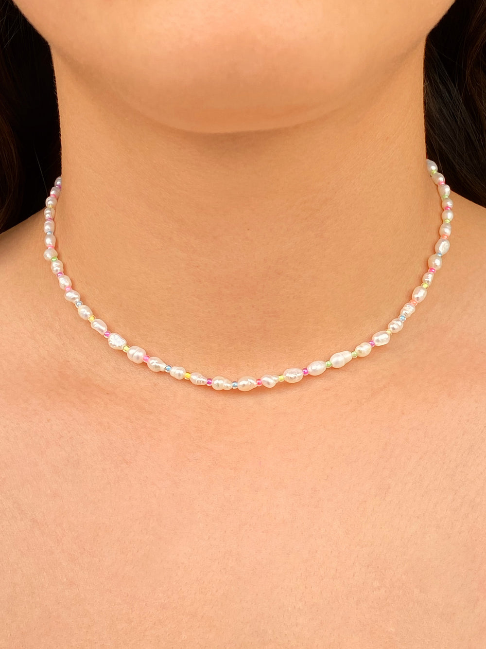 Collar Perlas Con Piedras De Colores Intercaladas