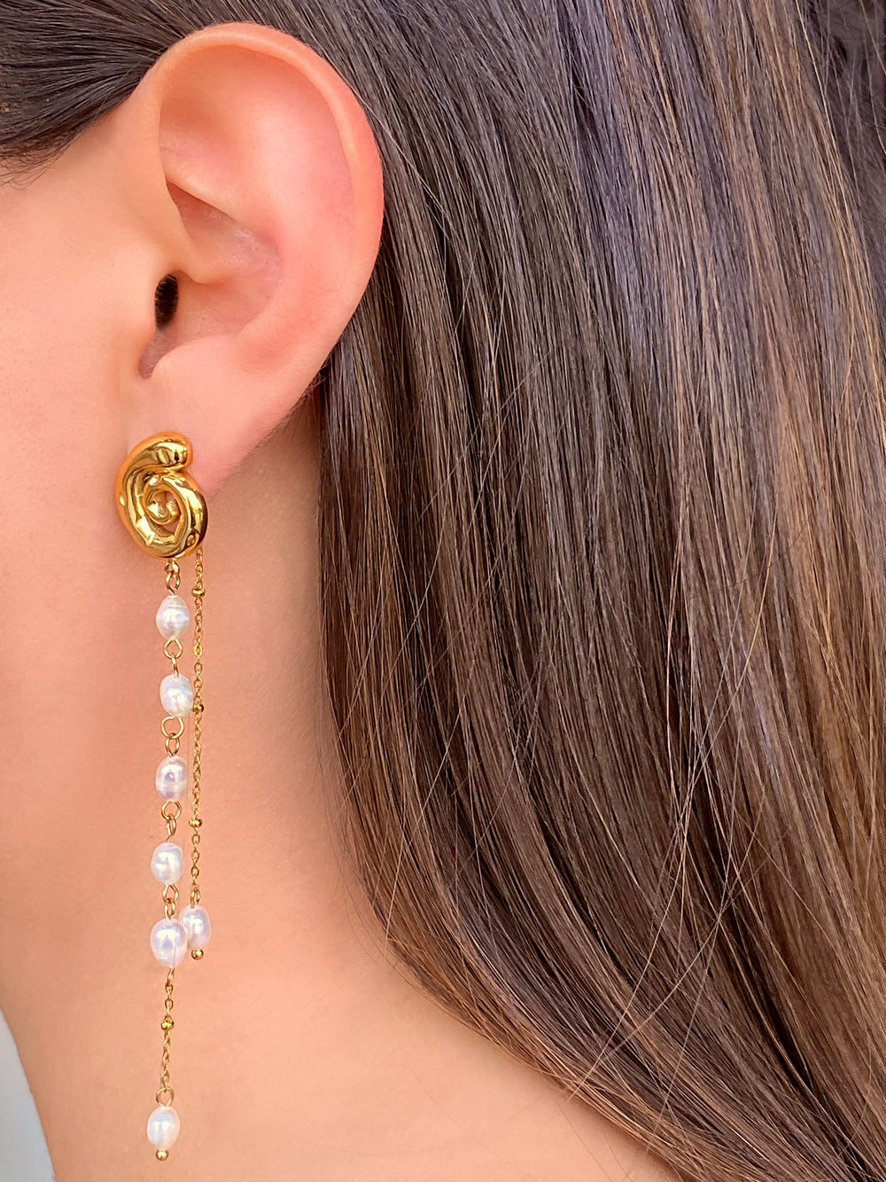 Par Arete Caracol Con Tira Perlas