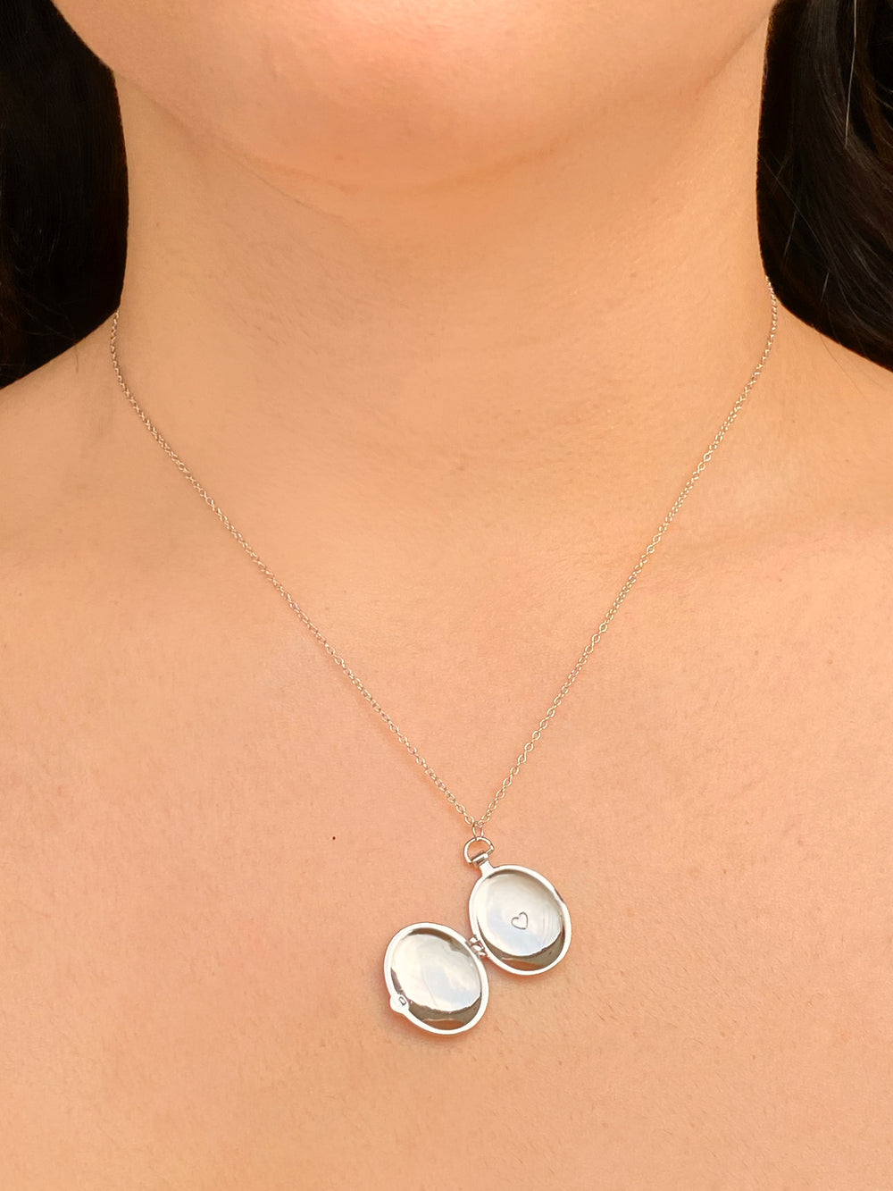 Collar Dije Relicario Ovalado