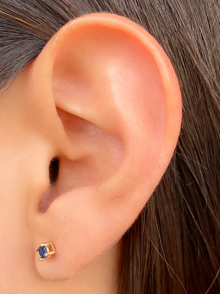 Arete Broquel Solitario Zafiro 3 mm Oro 14k