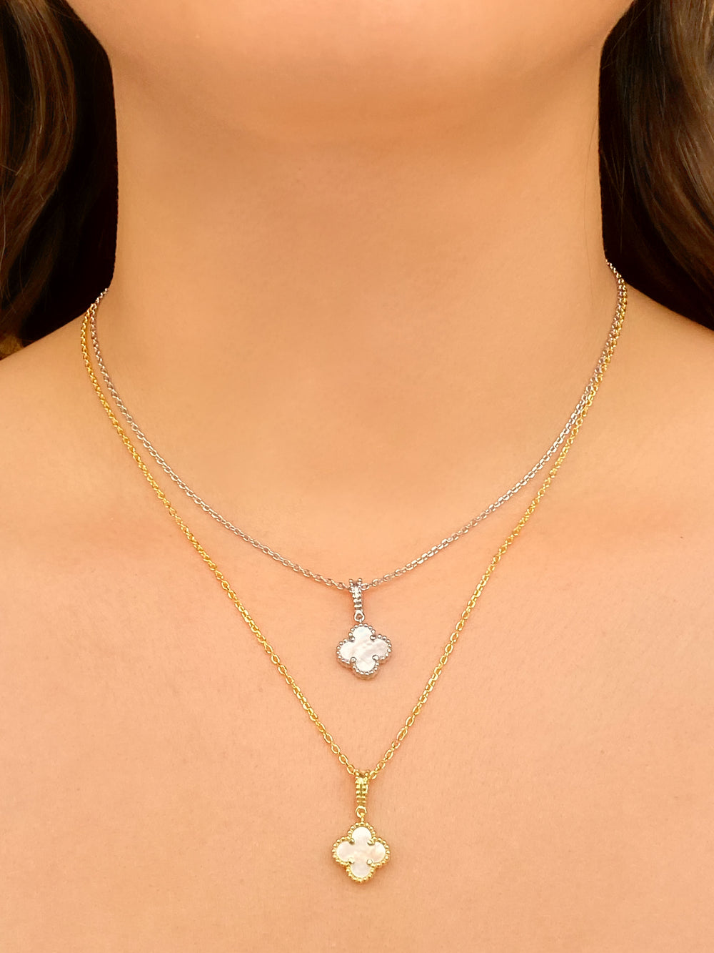 Collar Con Dije Trebol Con Madre Perla