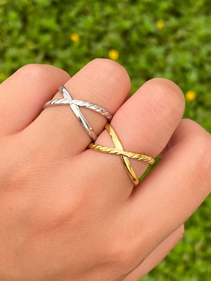 Anillo Doble Cruzado Trenzado