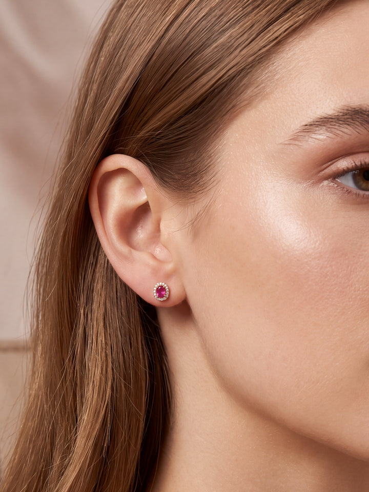 Par Arete Mini Rubí Corte Oval Con Halo De Diamantes 0.55 CTTW