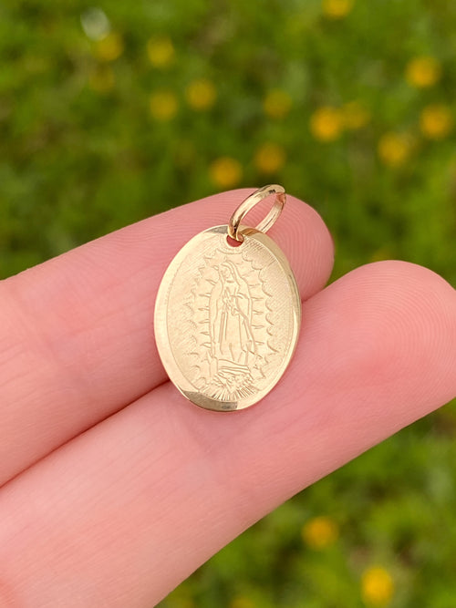 Dije Virgen Completa Grabada Ovalada Oro 14k