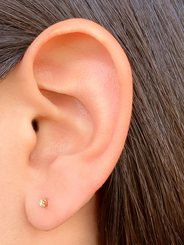 Arete Broquel Solitario Corte Round 0.6 Ct Diamante Natural
