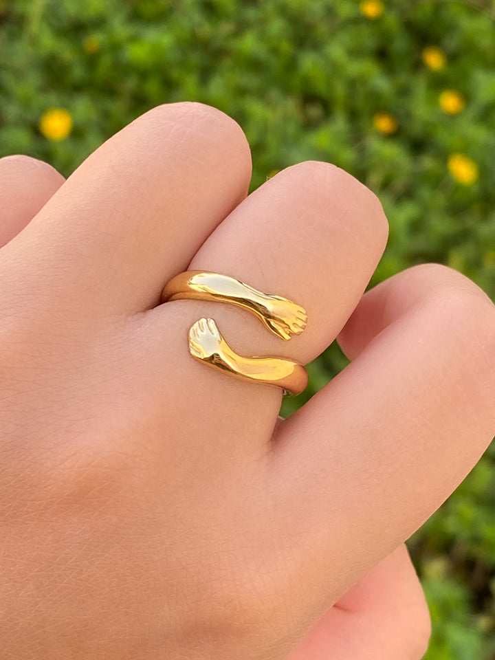 Anillo Abierto Manos Cruzadas