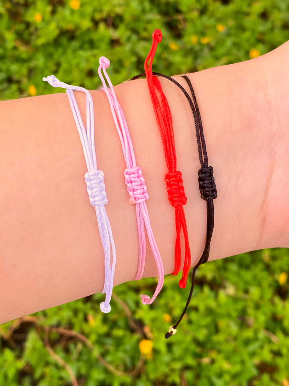 Pulsera Hilo Con Cruz Dorada