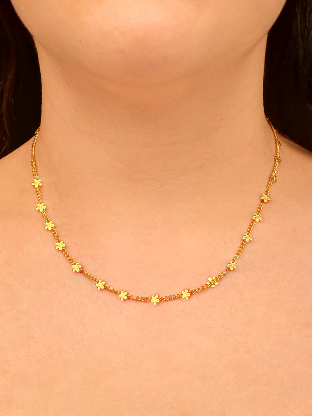 Collar Con Mini Flores