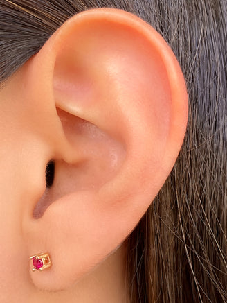 Arete Broquel Solitario Rubi 3 mm Oro 14k