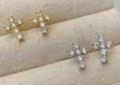 Par Arete Mini Cruz Zirconias