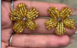 Par Arete Flor Cinco Petalos Dorado Con Rosa