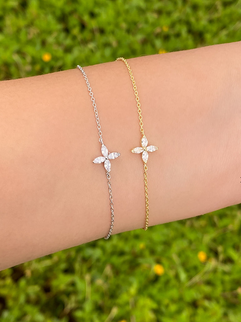 Pulsera Con Flor Zirconia