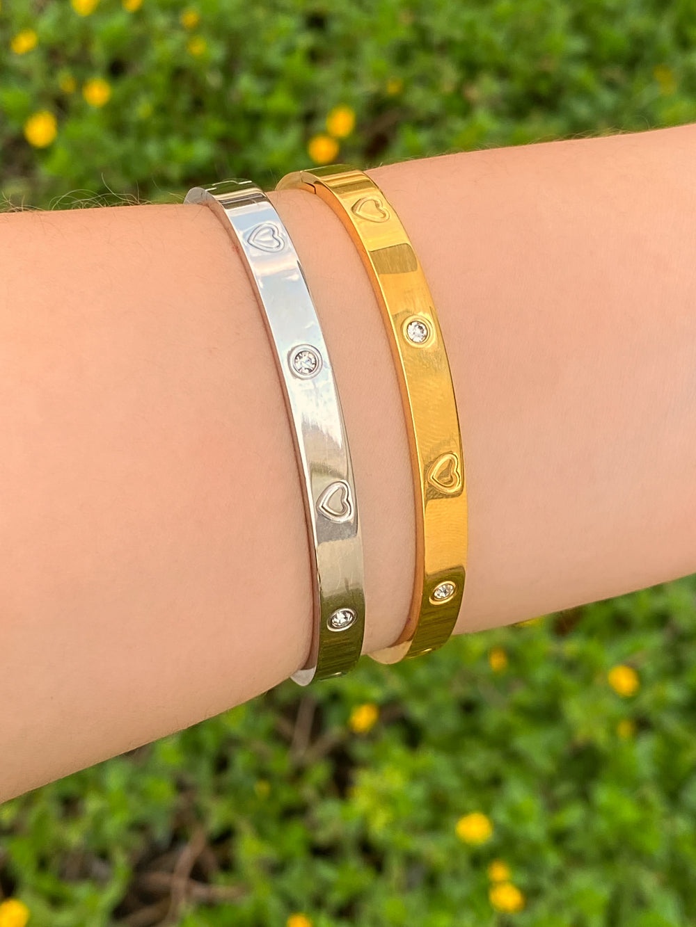 Brazalete Con Corazones y Zirconias