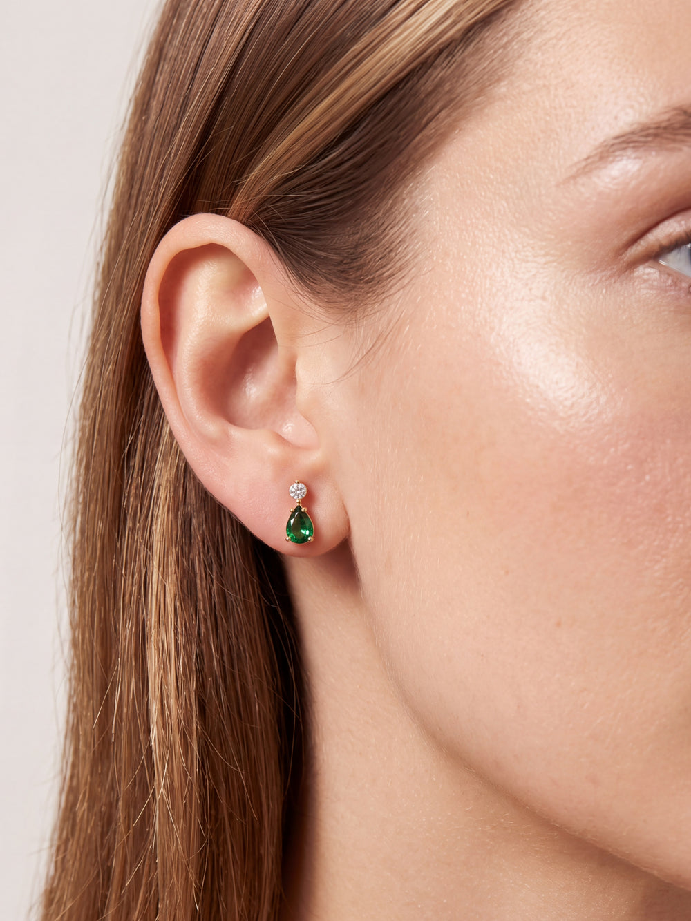 Par Arete Zirconia Con Gota Verde