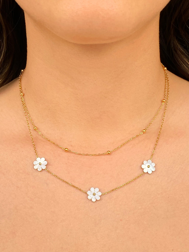 Collar Doble Bolitas Y Flores Blancas