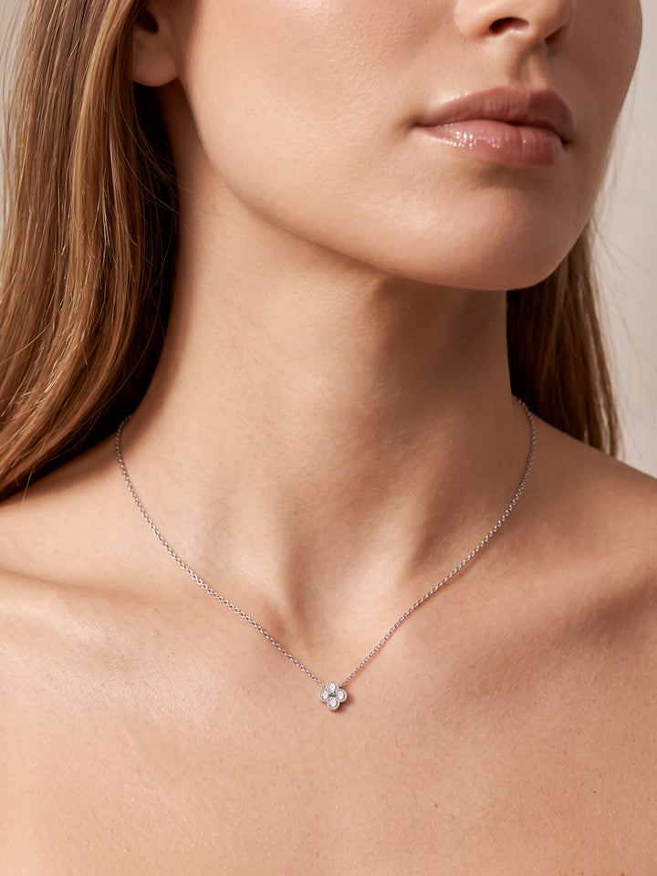 Collar Con Mini Trebol Zirconias