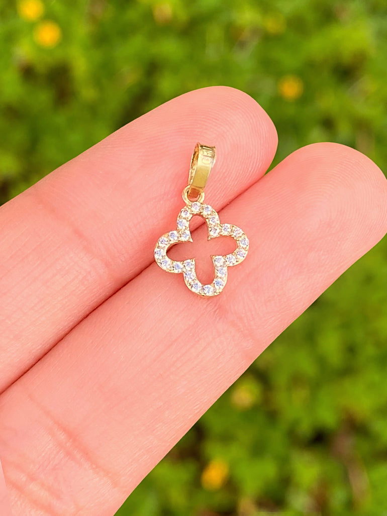 Dije Contorno Trebol Con Zirconias Oro 10k