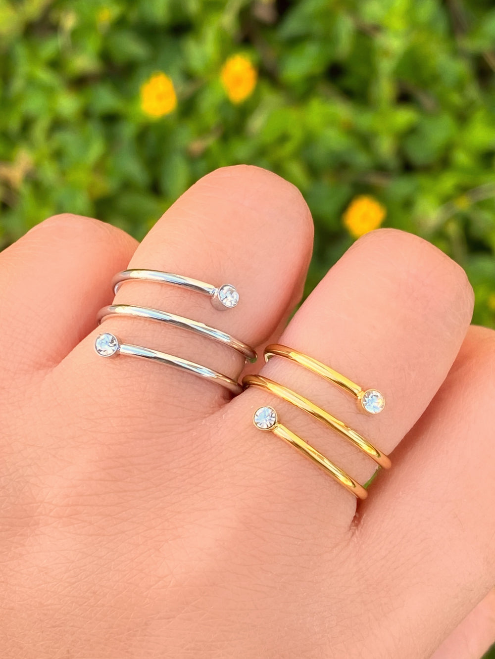 Anillo Espiral Triple Con Zirconia