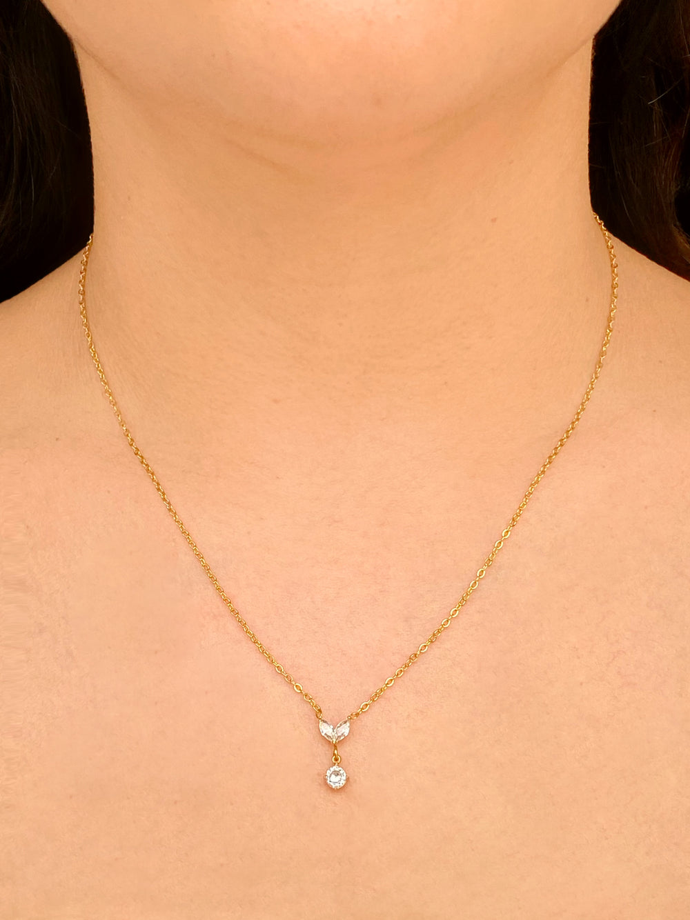 Collar Hojas Marquesa Con Zirconia Colgante