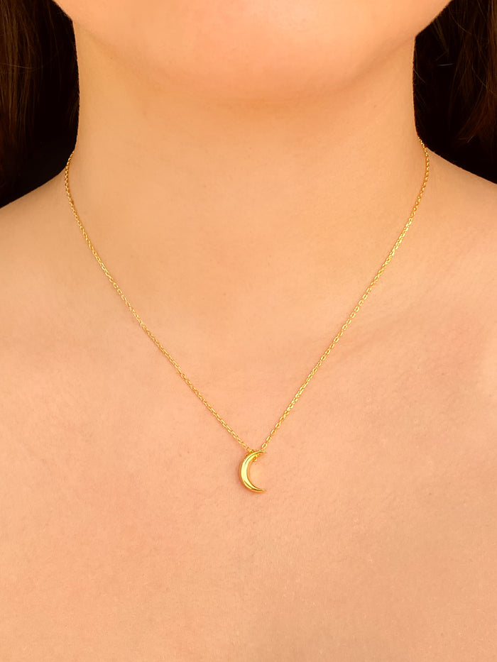 Collar Con Luna Delgada
