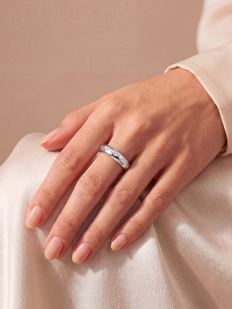 Anillo Grueso Con Moissanitas 0.282 CT