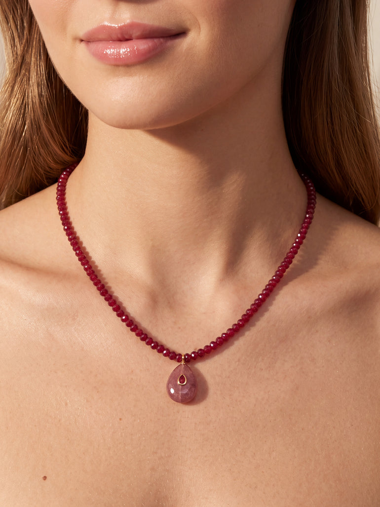 Collar Piedra Roja Con Dije Ovalado