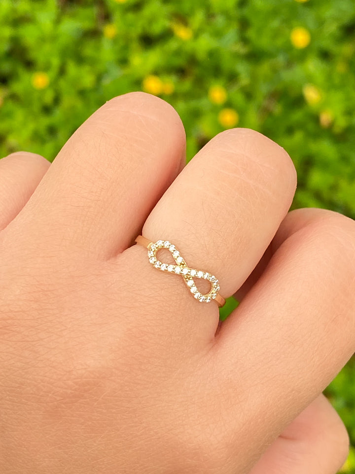 Anillo Infinito Zirconias Oro 14k