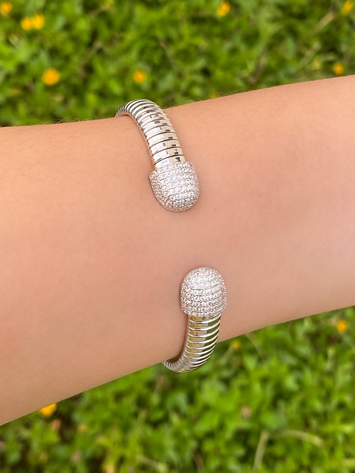 Brazalete Abierto Con Borde Zirconias