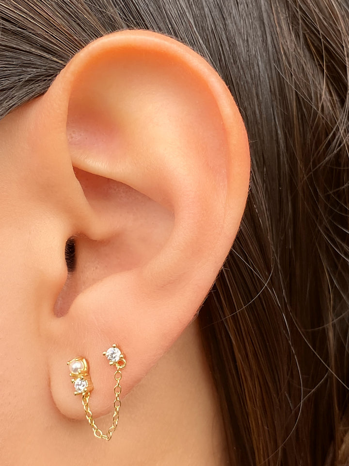 Arete Perla Y Doble Zirconia Con Cadena