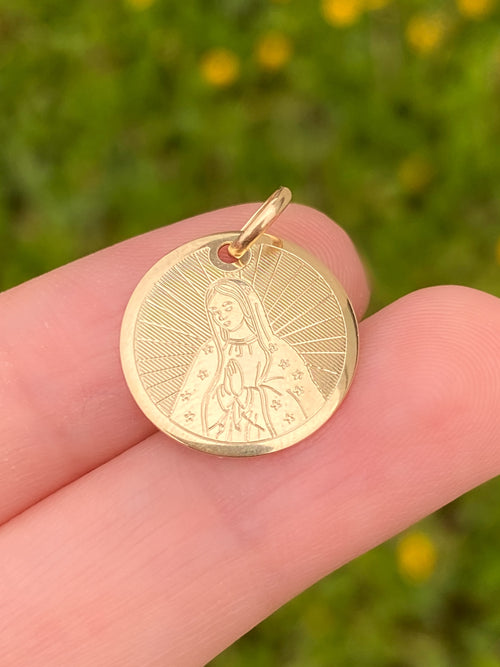 Dije Virgen Circular Grabada Oro 14k