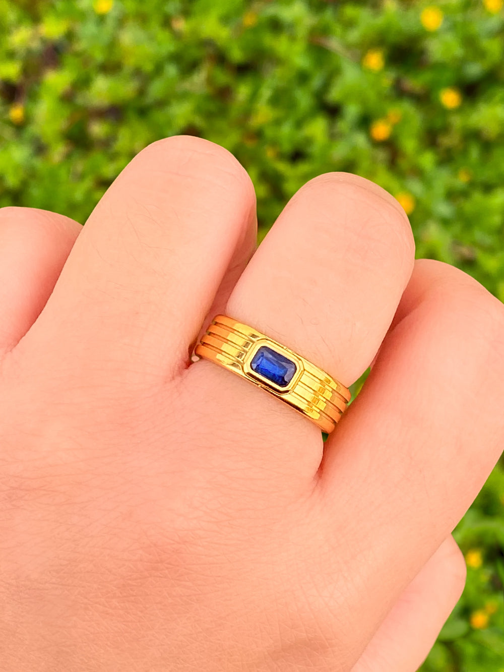 Anillo Grueso Con Zirconia Rectangular