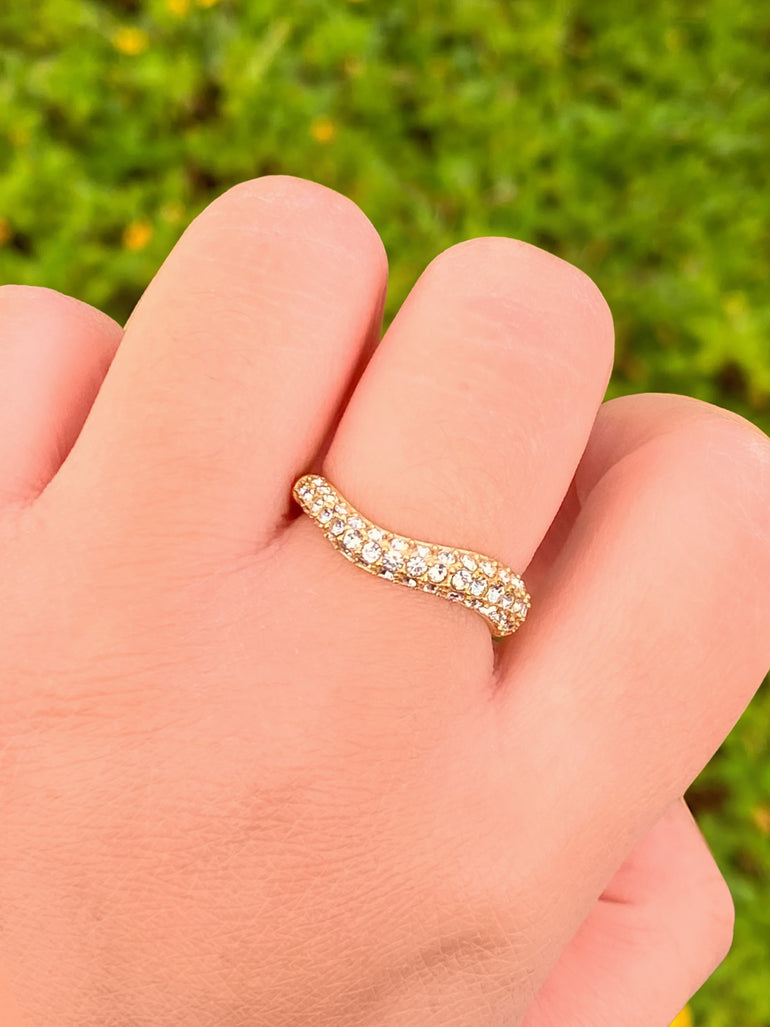 Anillo Ondulado Zirconias