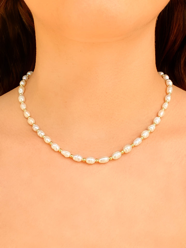 Collar Con Perlas y Bolitas Intercaladas