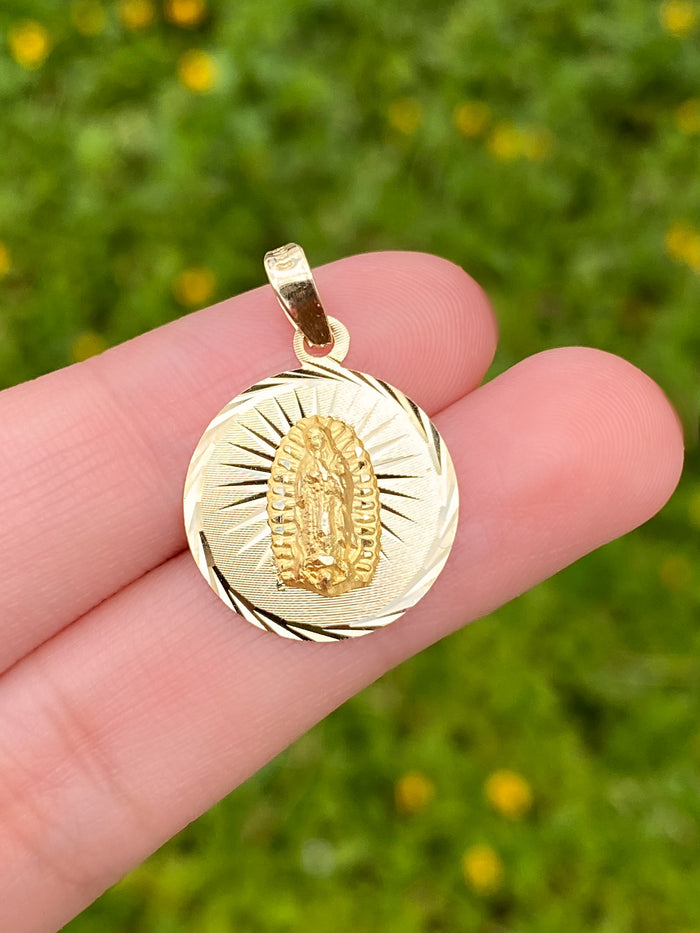 Dije Virgen Redonda 3D Oro 14k