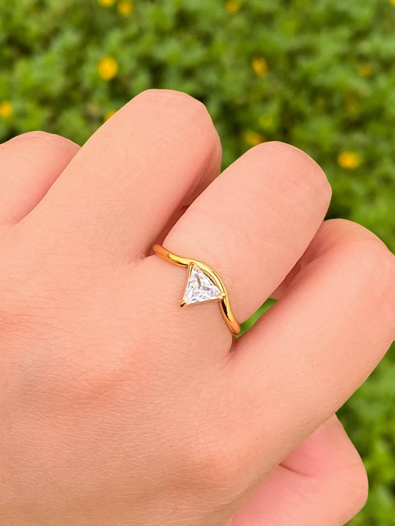Anillo Zirconia Triangular