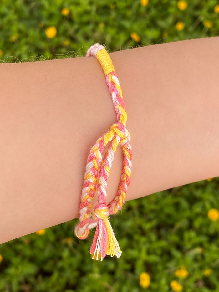 Pulsera Tejida Rosa