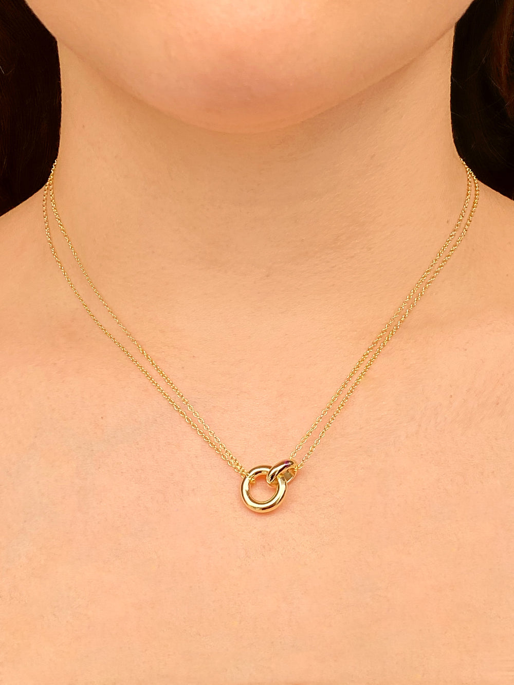 Collar Con Aros Entrelazados