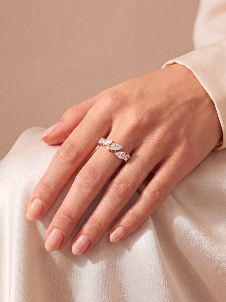 Anillo Abierto Con Zirconias Gota