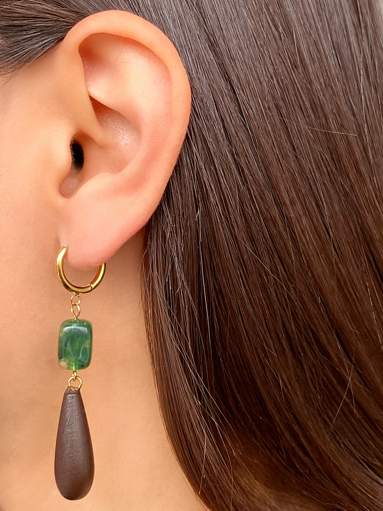 Par Arracada Con Cuadrado Verde y Gota Madera